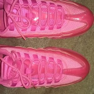 Woman Size 9 Air Max 95 336620-606